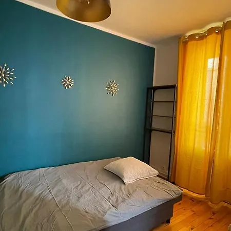 Eiffel Flats * Paris