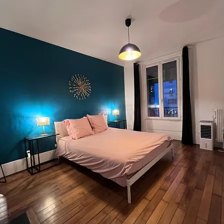 Eiffel Flats Apartment Paris